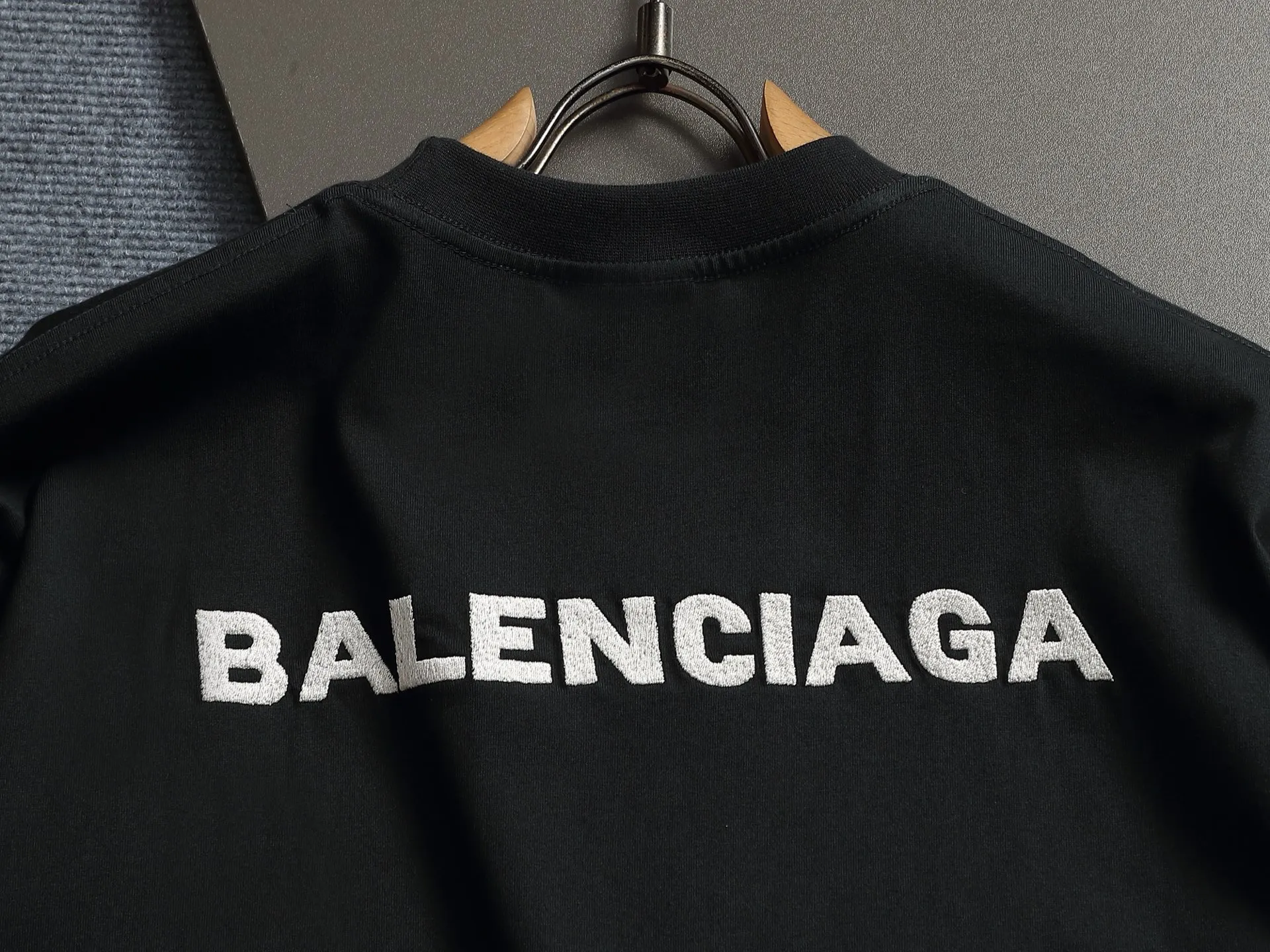 BALENCIAGA 2026 logo Logo ， Retro Same Style T 320 Versatile : Black Green Size：XS S M L